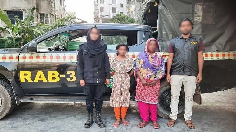 পরকীয়ার জেরে সৌদি প্রবাসী খুন:  ৮ টুকরো লাশ আবর্জনায় নিক্ষেপ
