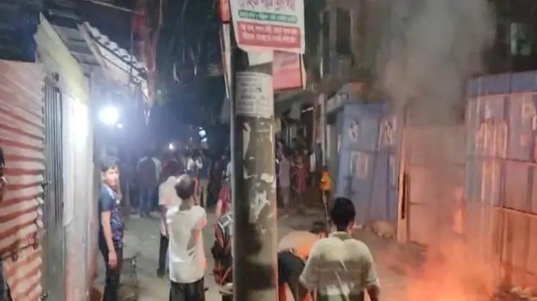 চট্টগ্রাম ৩ বছরের শিশু ধর্ষণ: ক্ষুব্ধ জনতার সাথে পুলিশের সংঘ