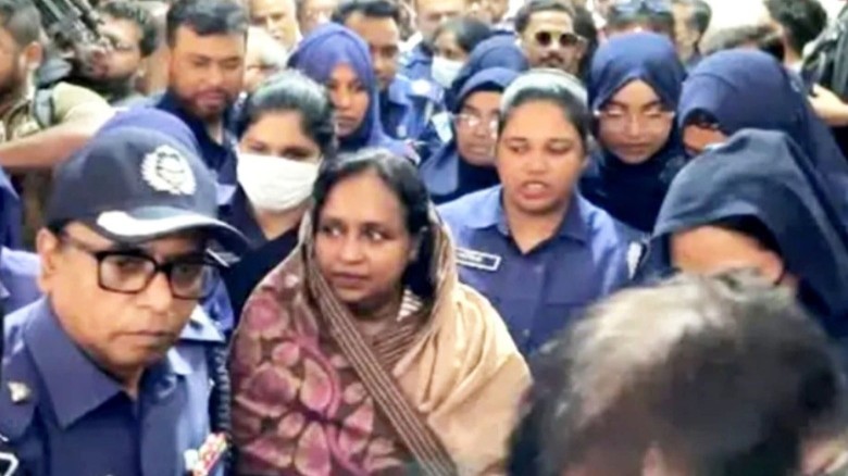 থানার হাজিরা দিতে এসে  আইভী বলেন নির্দোষ হয়ে আমি অপরাধী