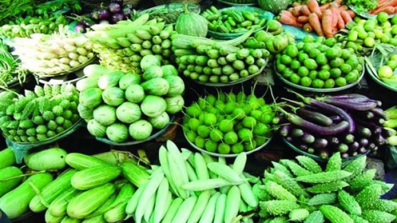 নিত্যপণ্যের বাজারে মেলেনি স্বস্তি, আশি টাকায় আটকে অধিকাংশ সব