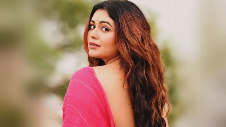 ‘এখন গায়ে হাত দিলে মাঝরাস্তায় উলঙ্গ করব’- ঋতাভরী