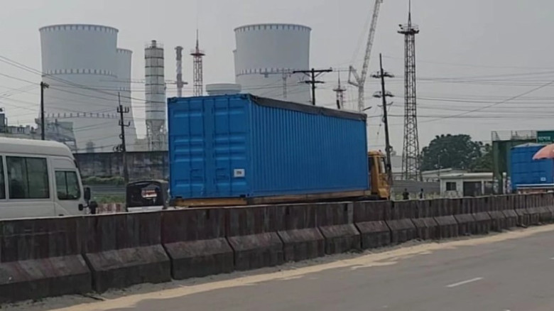 পাবনায় পৌঁছাল রূপপুরের নতুন ইউরেনিয়াম চালান