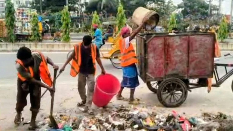 সদর উপজেলা প্রশাসনের উদ্যোগে পরিচ্ছন্নতার অভিযানে বদলে গেল ড